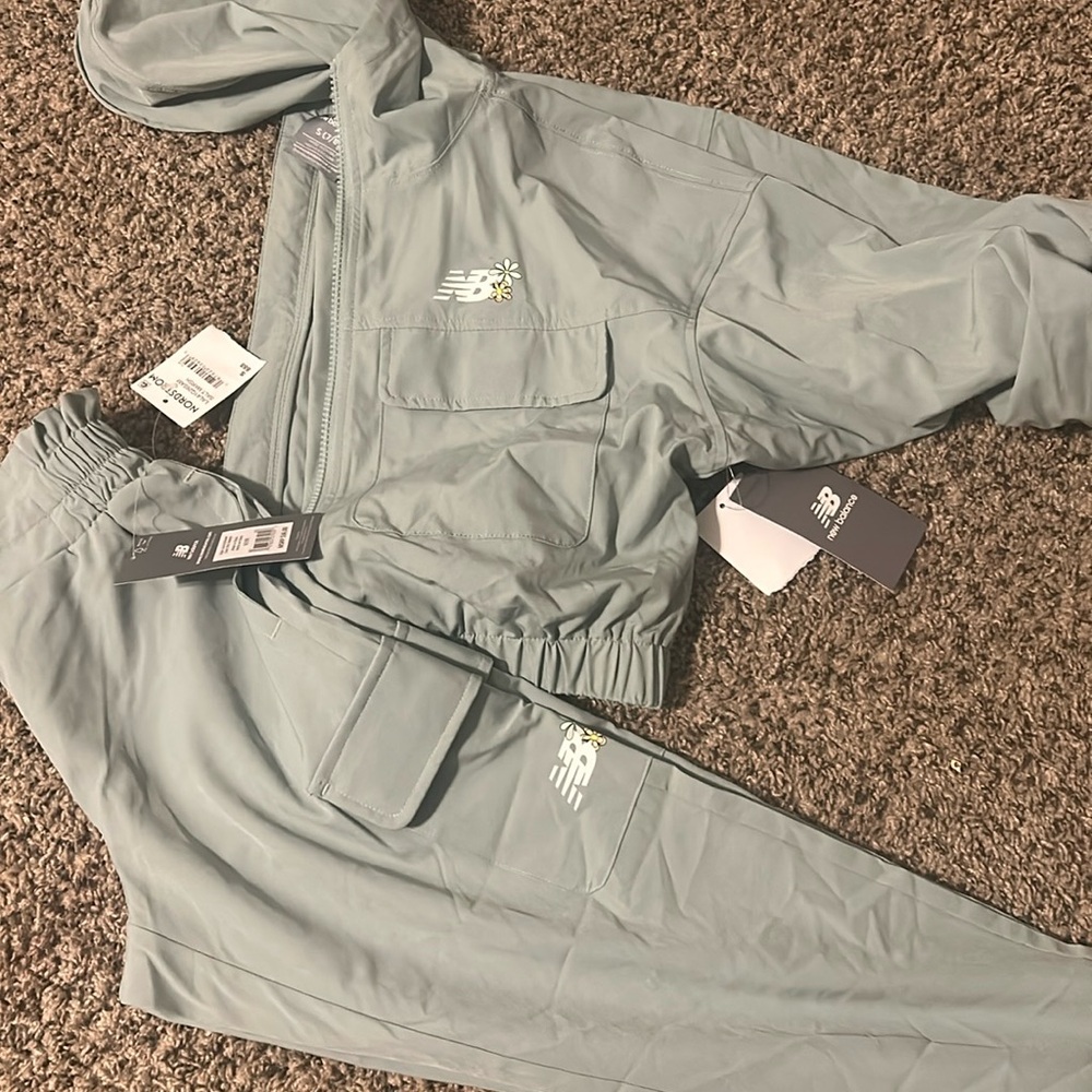 Girls New Balance Tracksuit NWT